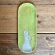 Fat, serveringsfat, lys grønn hare, ca 23*9 cm