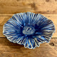 Skål blå med bølgete kanter, 18 cm